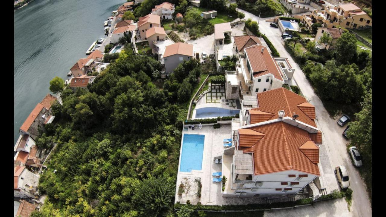 Muo Apartments Cattaro Esterno foto