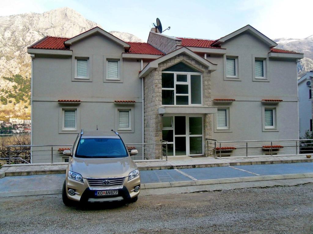 Muo Apartments Cattaro Esterno foto